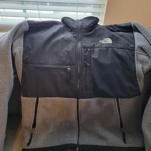 Mens Large North Face Black and Gray Denali Jacket